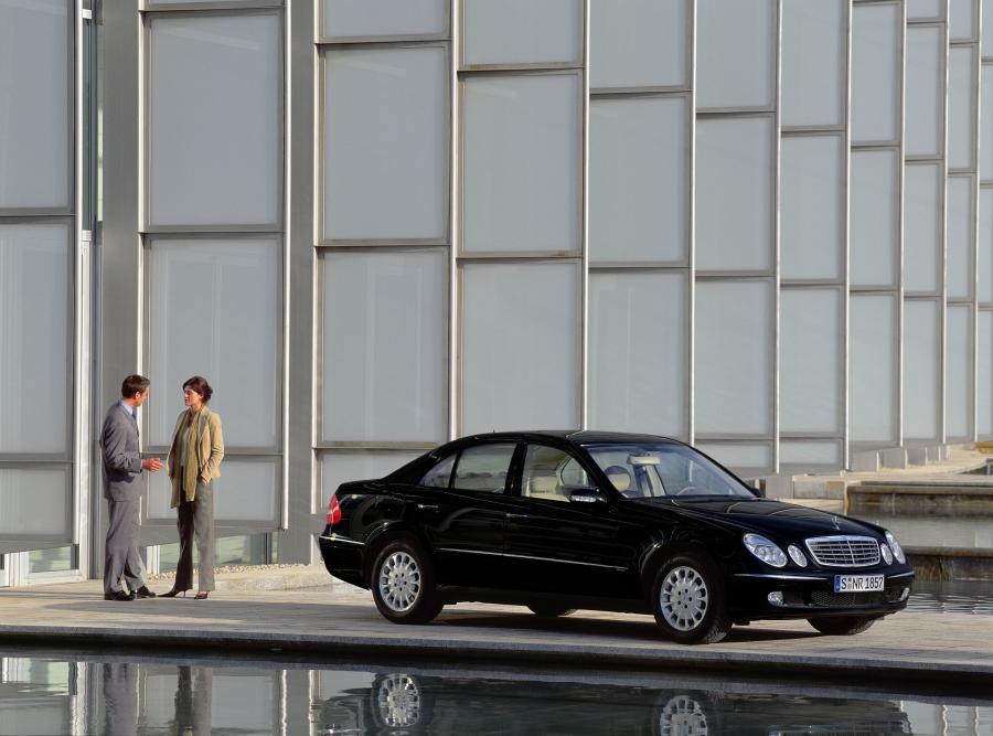  Mercedes-Benz E-Class 2002 года  (фото 346 из 448)